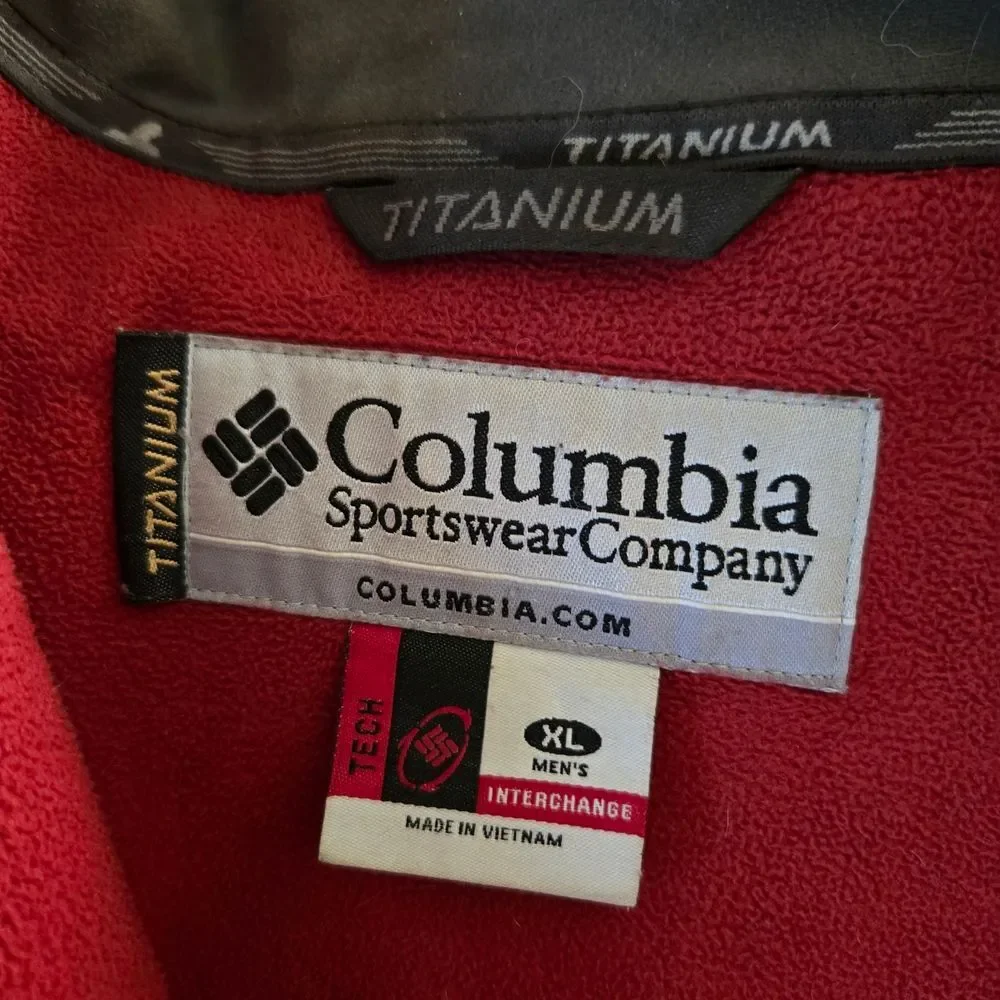 Titanium Columbia Red and Brown Fleece Jacket